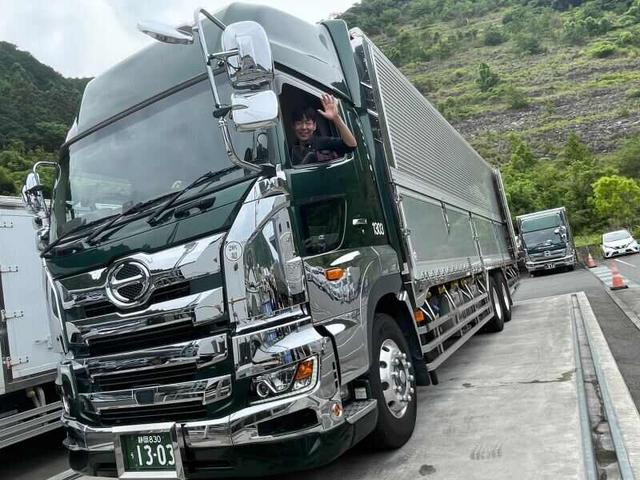 【月給33万円～】無事故で月給36万に！夜間の10tドライバー(軽作業・物流、静岡市駿河区)のイメージ画像