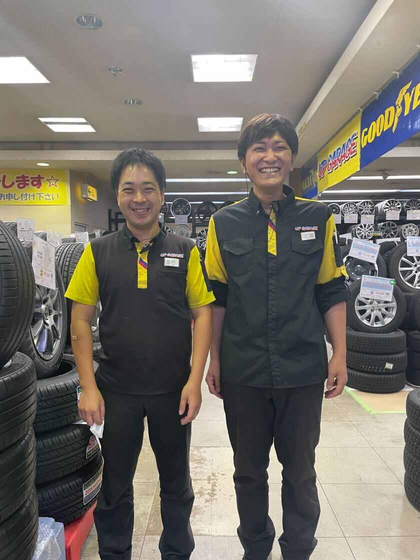 アップガレージ 松山店の制服1
