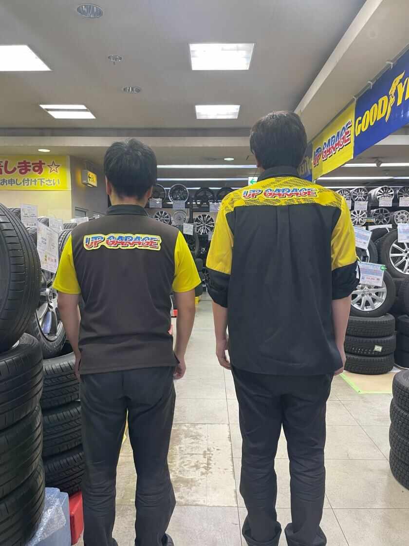 アップガレージ 松山店の制服2