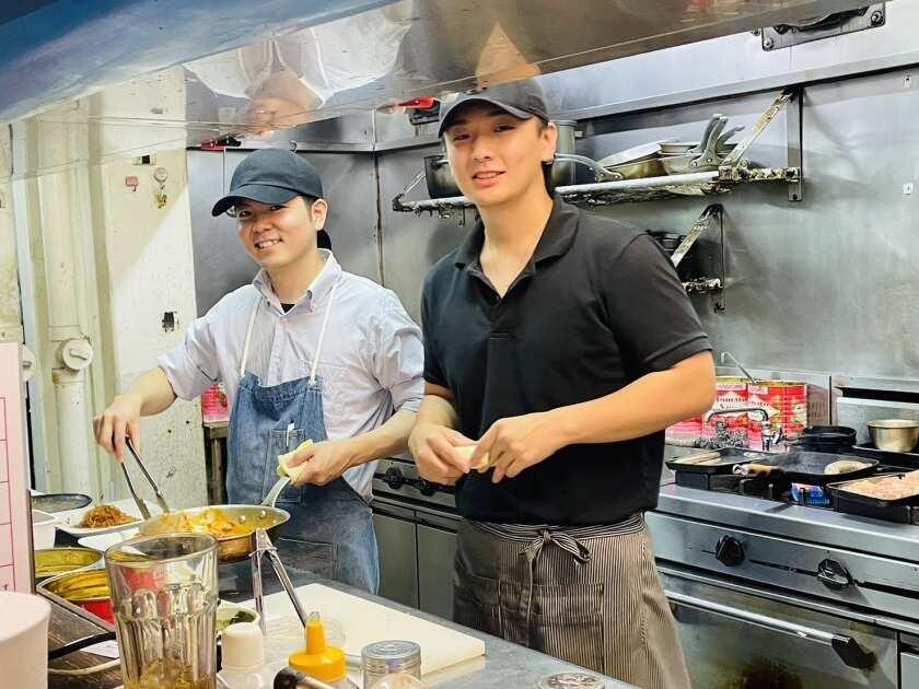 Via　premio博多東店の制服2