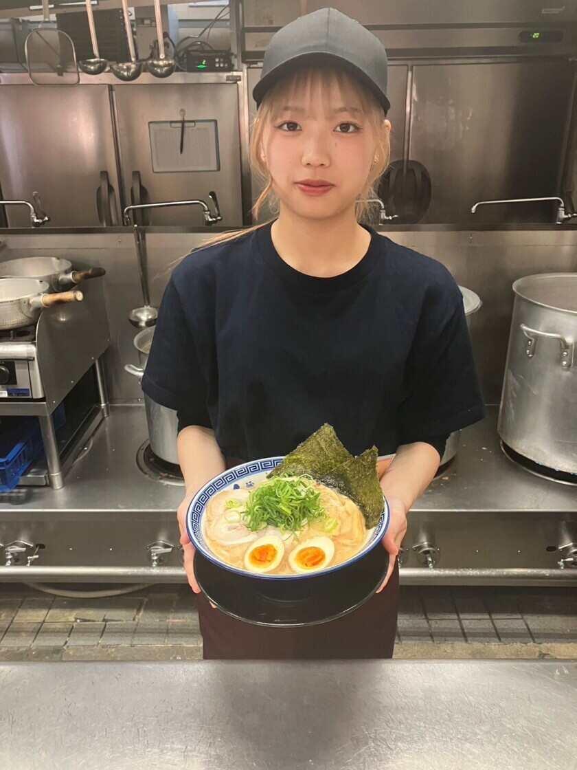 麺家くさび郡山本店の制服1