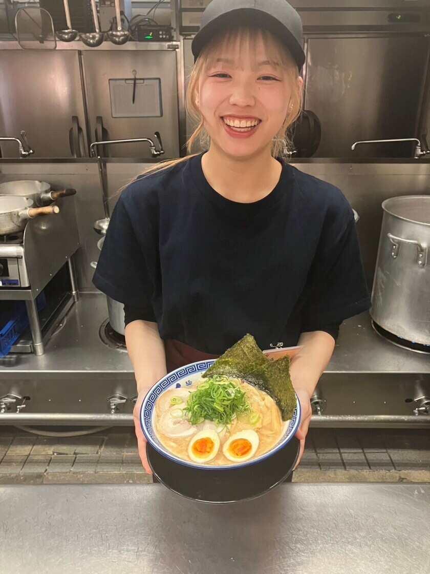 麺家くさびイオンタウン郡山店の制服1