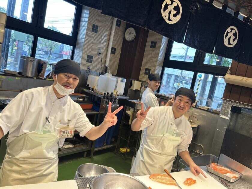 立食い寿司 根室花まる 錦糸町店の制服2