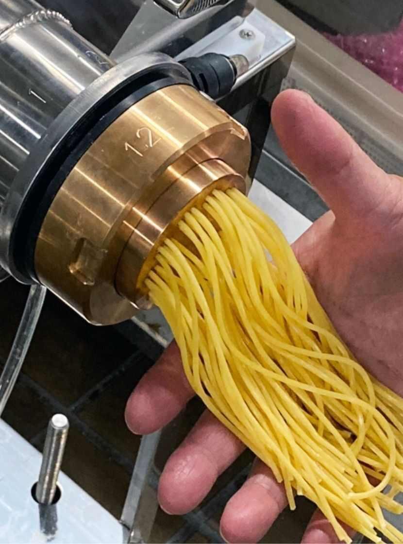 森の洋食 グリルみんぱく 万博記念公園の制服3