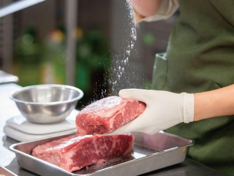 森の洋食 グリルみんぱく 万博記念公園の仕事画像1