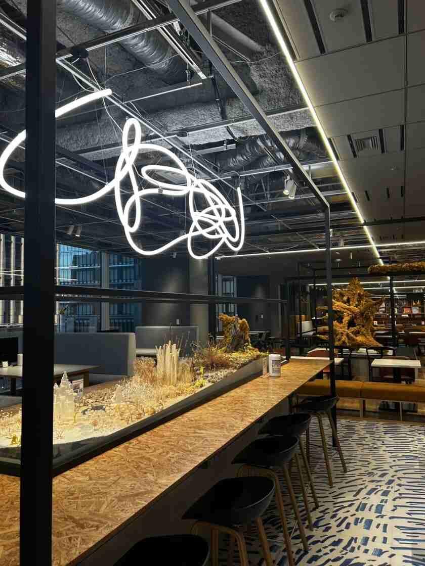 Otemachi One Tower 社員カフェ＆レストランの制服3