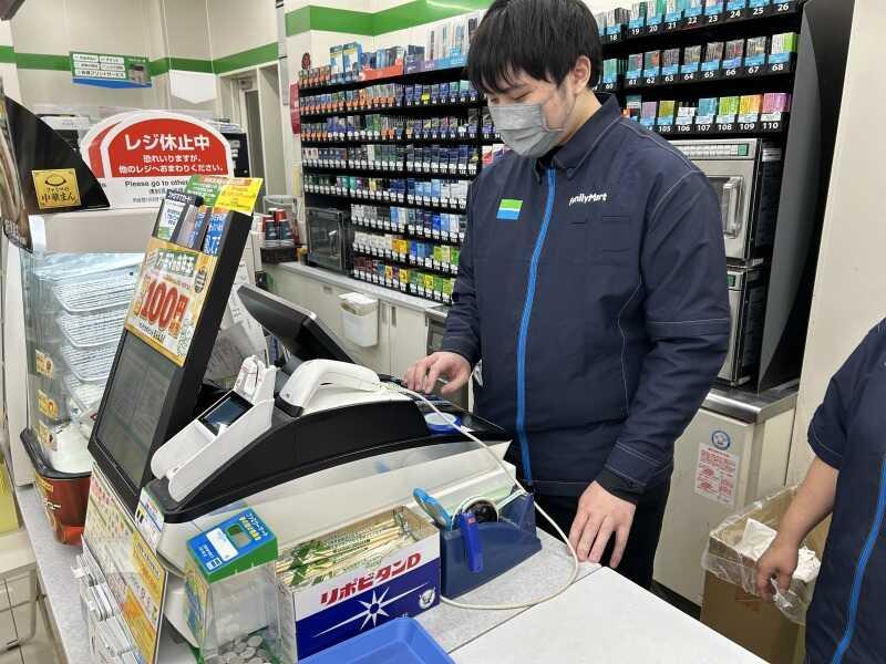 ファミリーマート港南４丁目店の仕事画像2