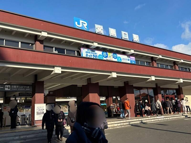 株式会社BRAVELYの制服7