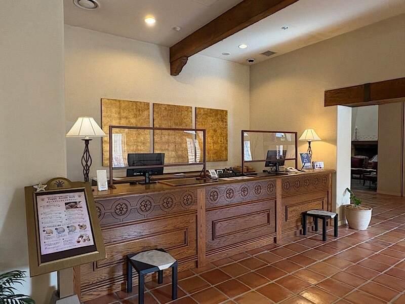 株式会社BRAVELYの制服4