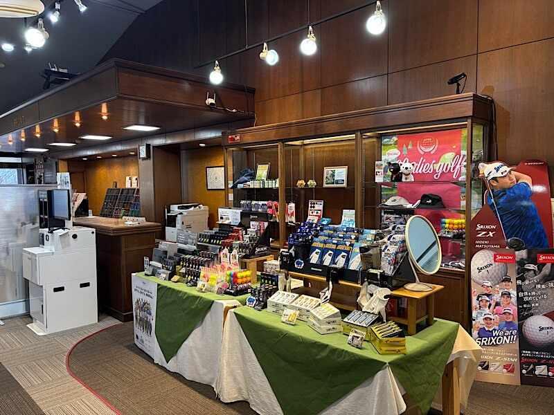 株式会社BRAVELYの制服4