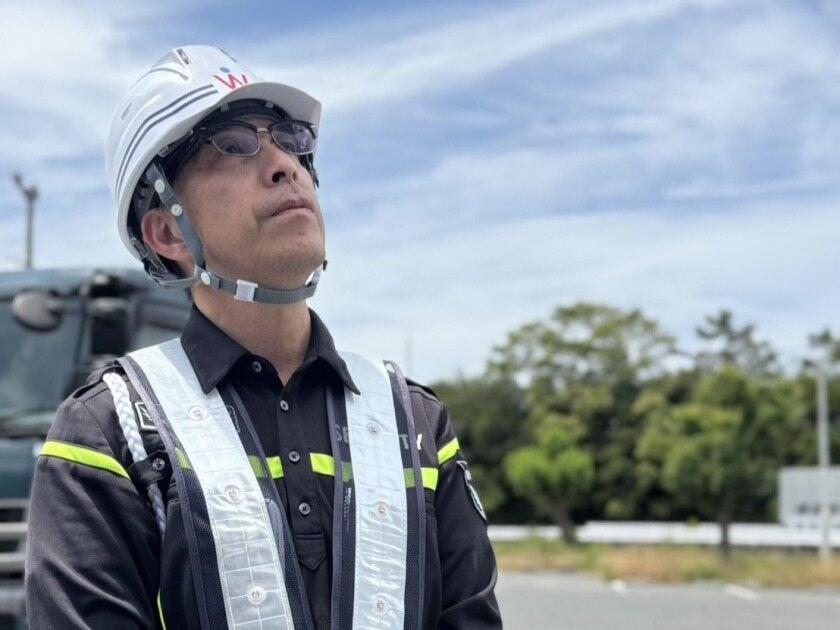 株式会社WinWin警備の制服3