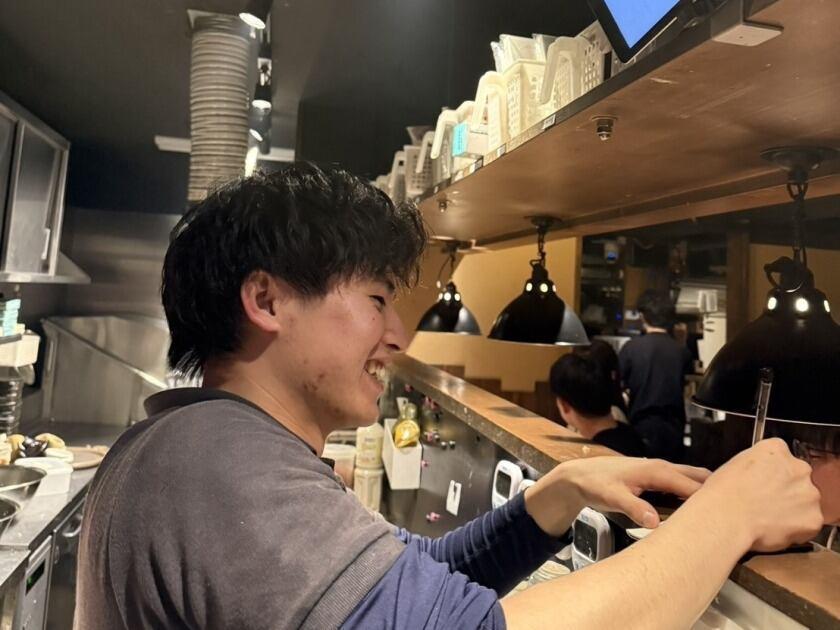 炭火焼き鳥 まさや西宮北口店の制服3