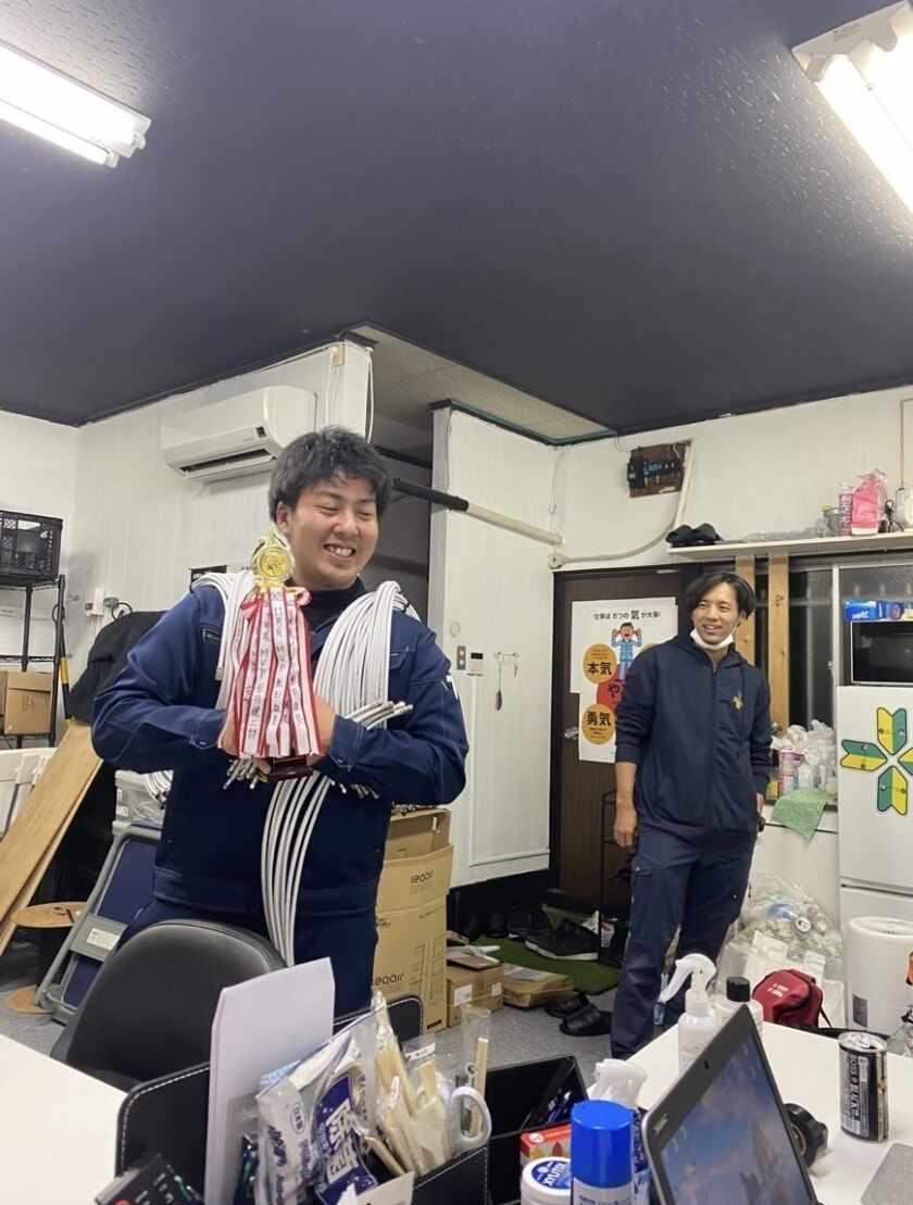 株式会社andQの制服4