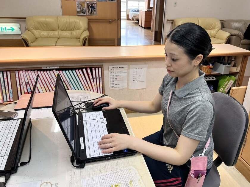 特別養護老人ホーム にしのみや苑の制服1