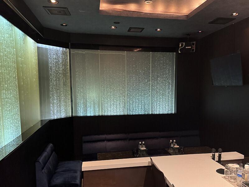 ラウンジ　and bubbles（アンドバブルス）の仕事画像3