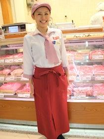 柿安　博多大丸精肉店の制服1