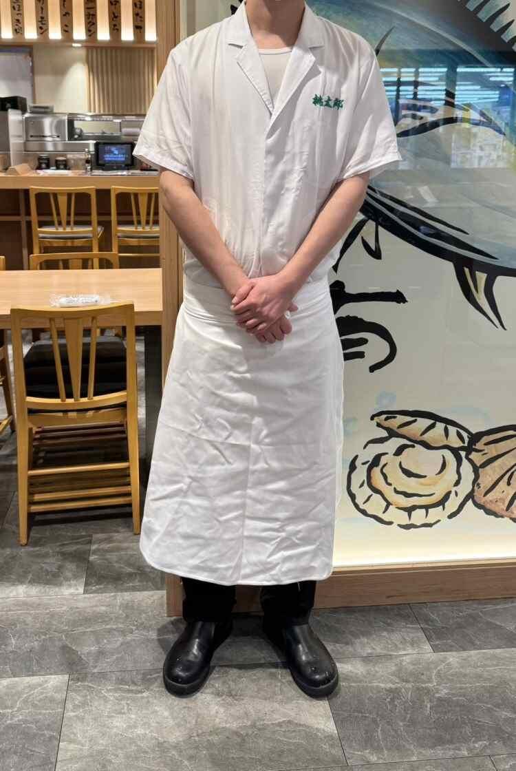 桃太郎すしエミオ練馬店の制服2