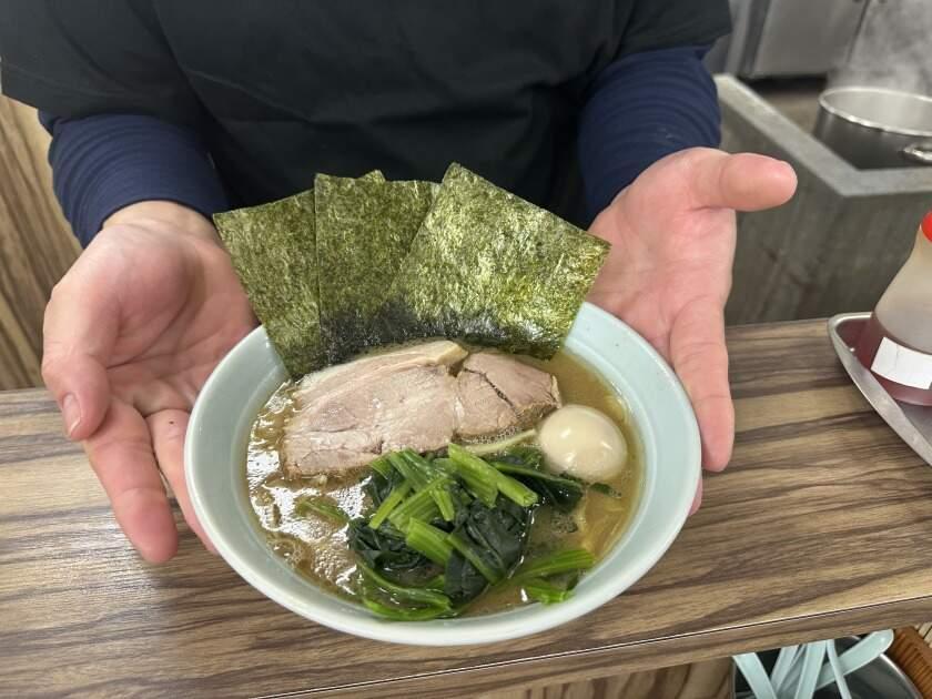 横浜家系ラーメン武蔵家　東小金井の制服4