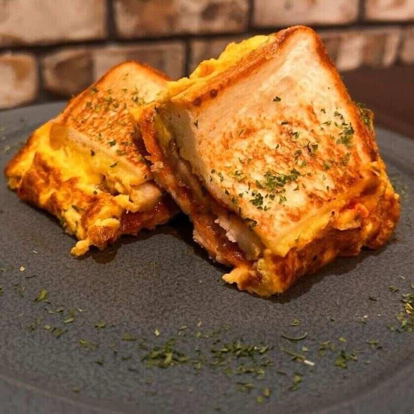 立川 炭火焼 花火の制服2