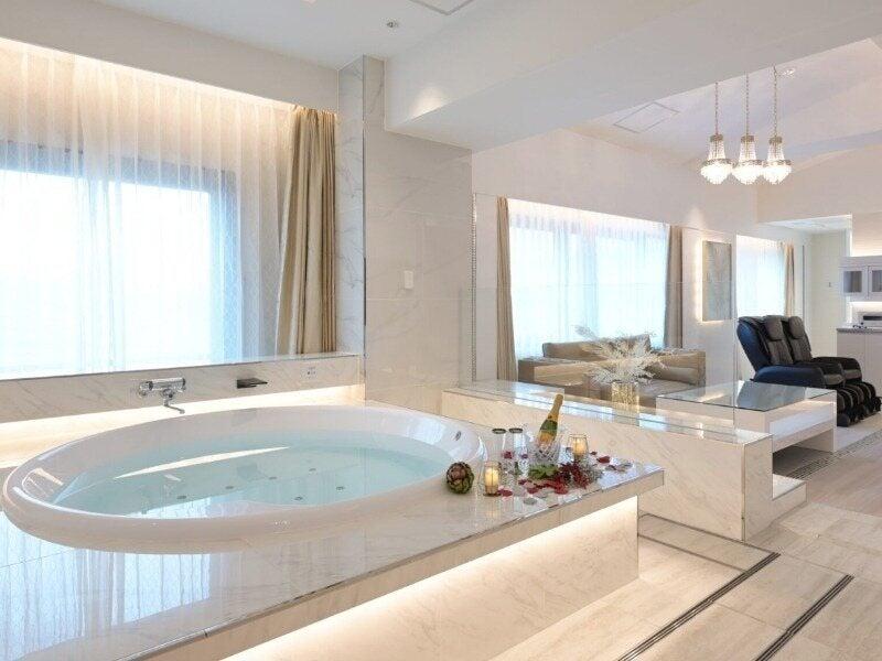 Hotel Gem Gem 十三の仕事画像3