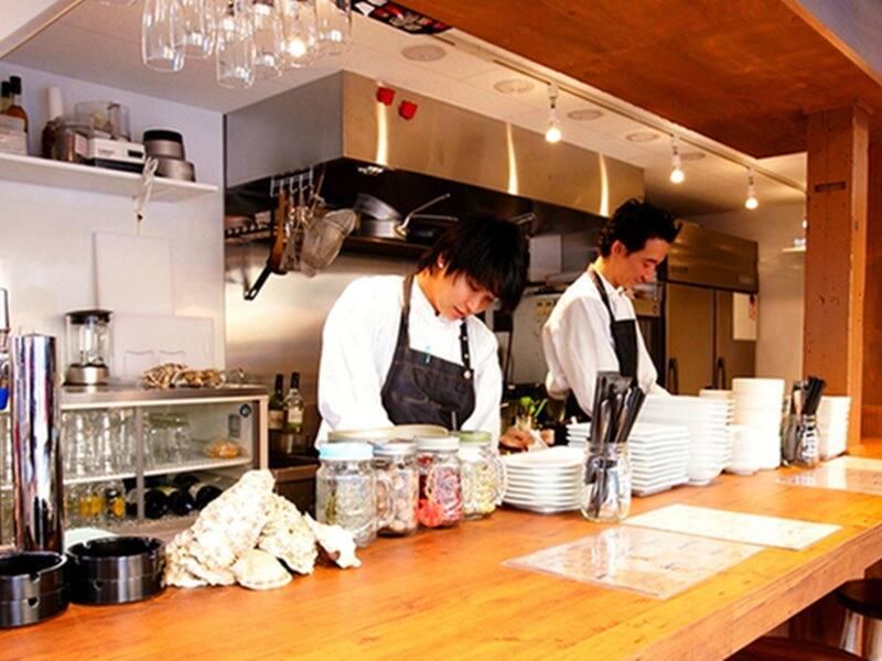 貝と白ワインのバル KAKIMARU七条店の仕事画像2