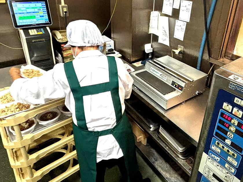 株式会社しげのや　しげのや五井店の制服3