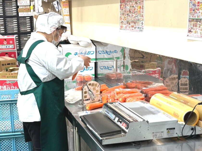株式会社しげのや　しげのや光風台店の制服3