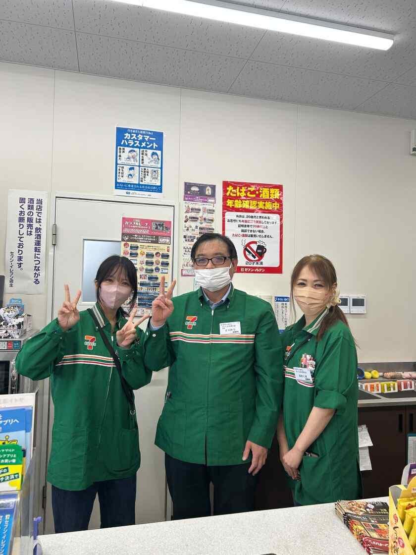 セブン‐イレブンさいたま大間木店の制服1
