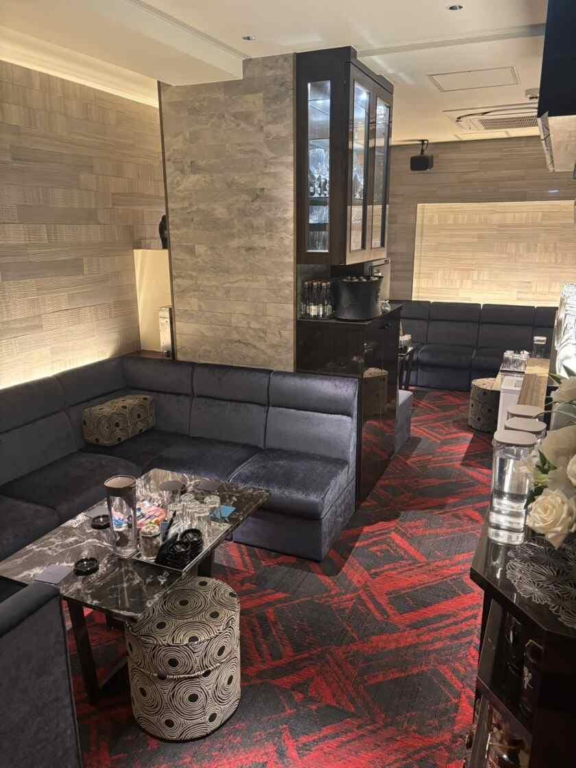 ラウンジDaisyの制服3