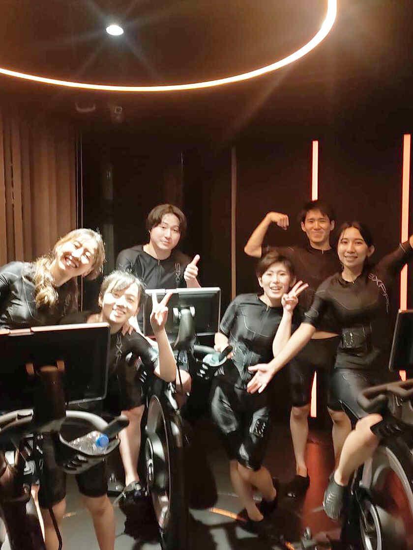 株式会社D&L（ディーアンドエル）の制服9