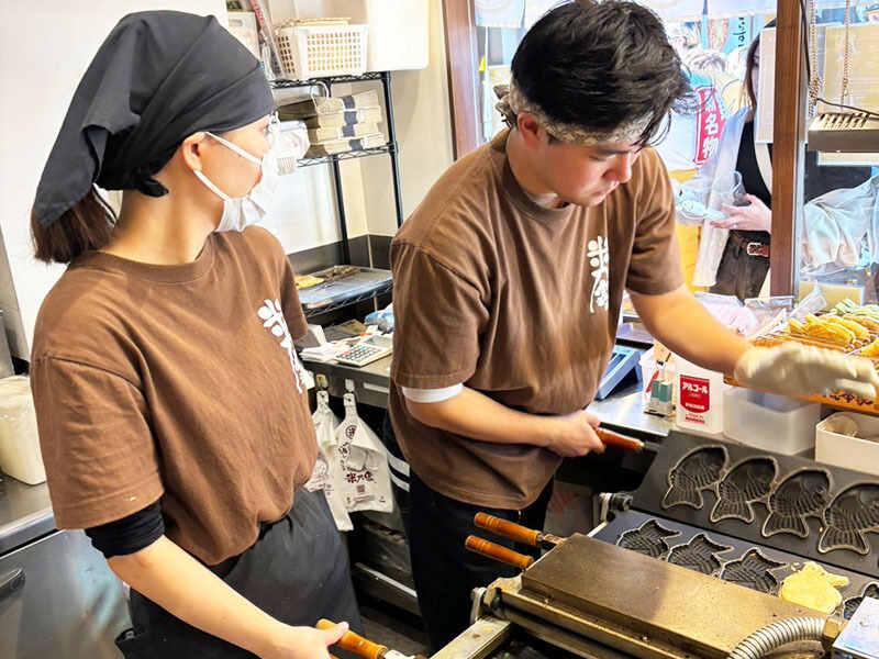 米乃家　府中四谷店の制服2