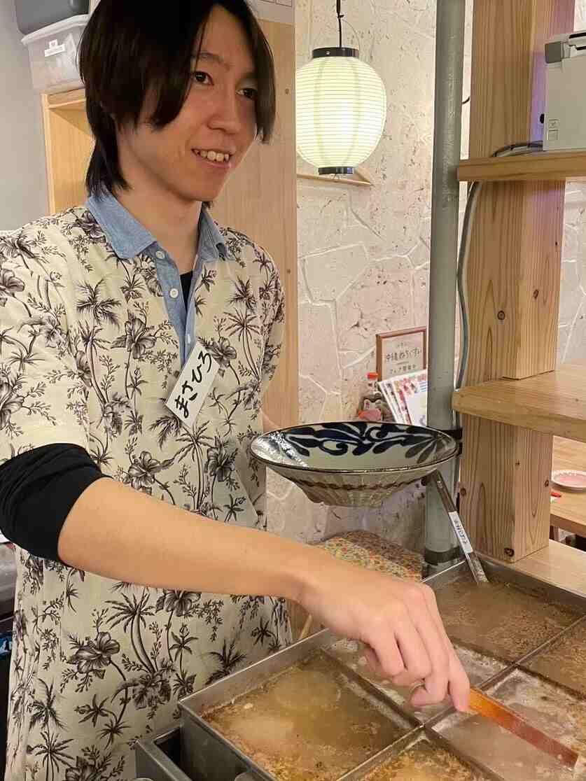 じゅにまーる みなとみらい店の制服2