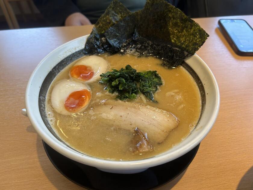 横浜家系ラーメン熊壱家 荒尾店【主婦さん活躍中】の制服3