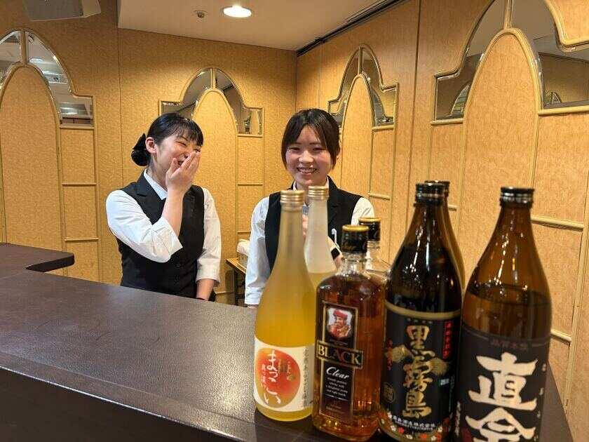 ホテルクリオコート博多　宴会スタッフの制服5