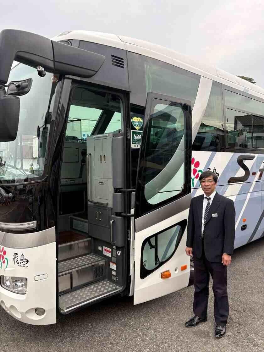 埼玉自動車交通株式会社の制服4