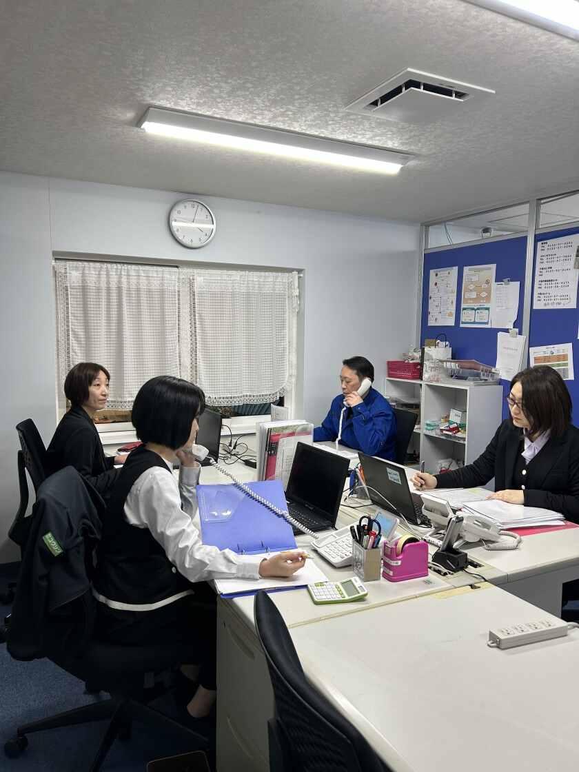 ホクユーパック株式会社の制服1
