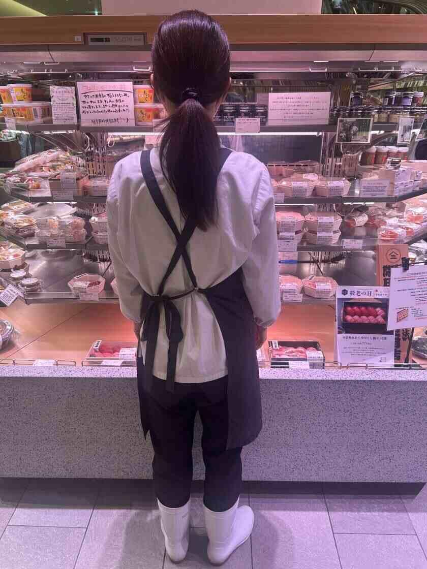 麻布台ヒルズ　やまゆき鮮魚店の制服1