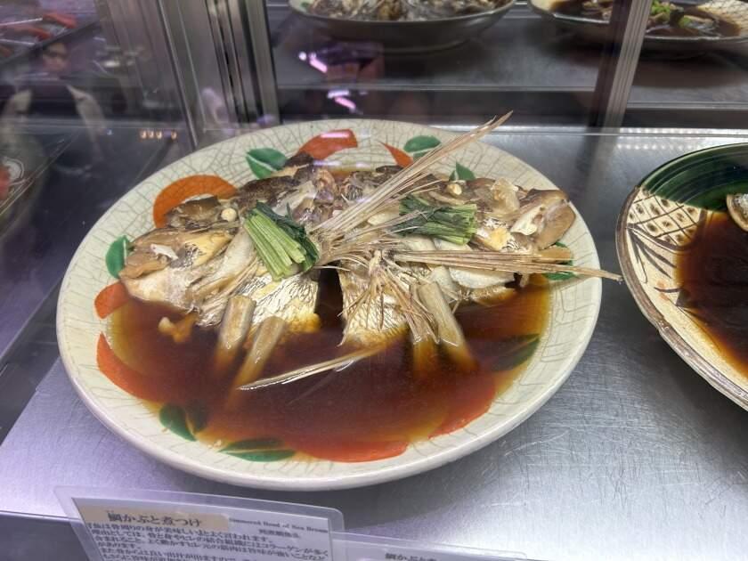 麻布台ヒルズ　やまゆき鮮魚店の制服2
