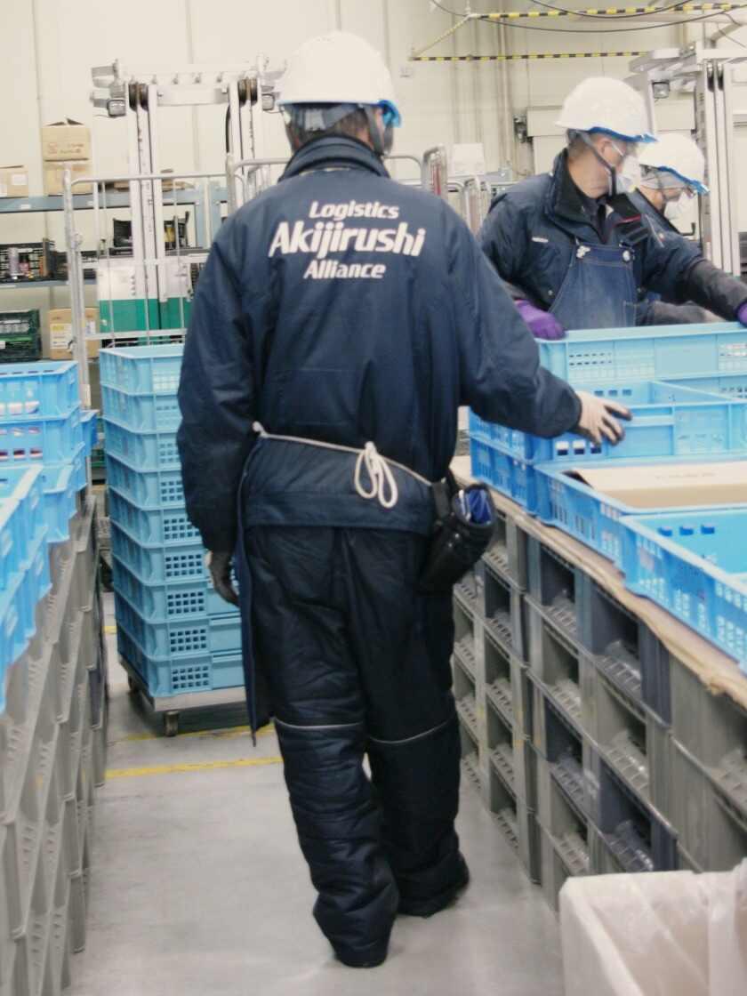 秋印株式会社 本社の制服1