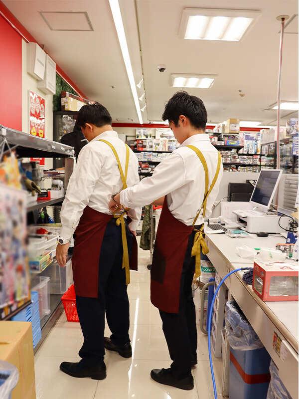 ホビーオフ上越教育大前店【18013】の制服2