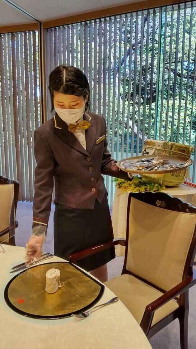 （株）明治記念館C&S 明治記念館Ｃ＆Ｓ配ぜん応募　【001】の制服1