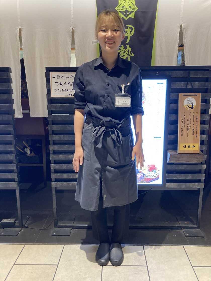 三重人　KITTE名駅店の制服1