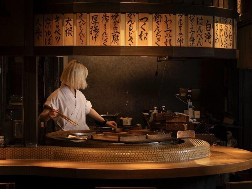おでん かしみん 丸の内本店の制服1