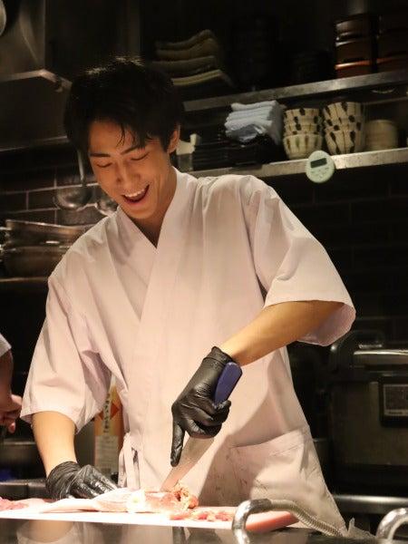 焼鶏 あきら 丸の内店の仕事画像3