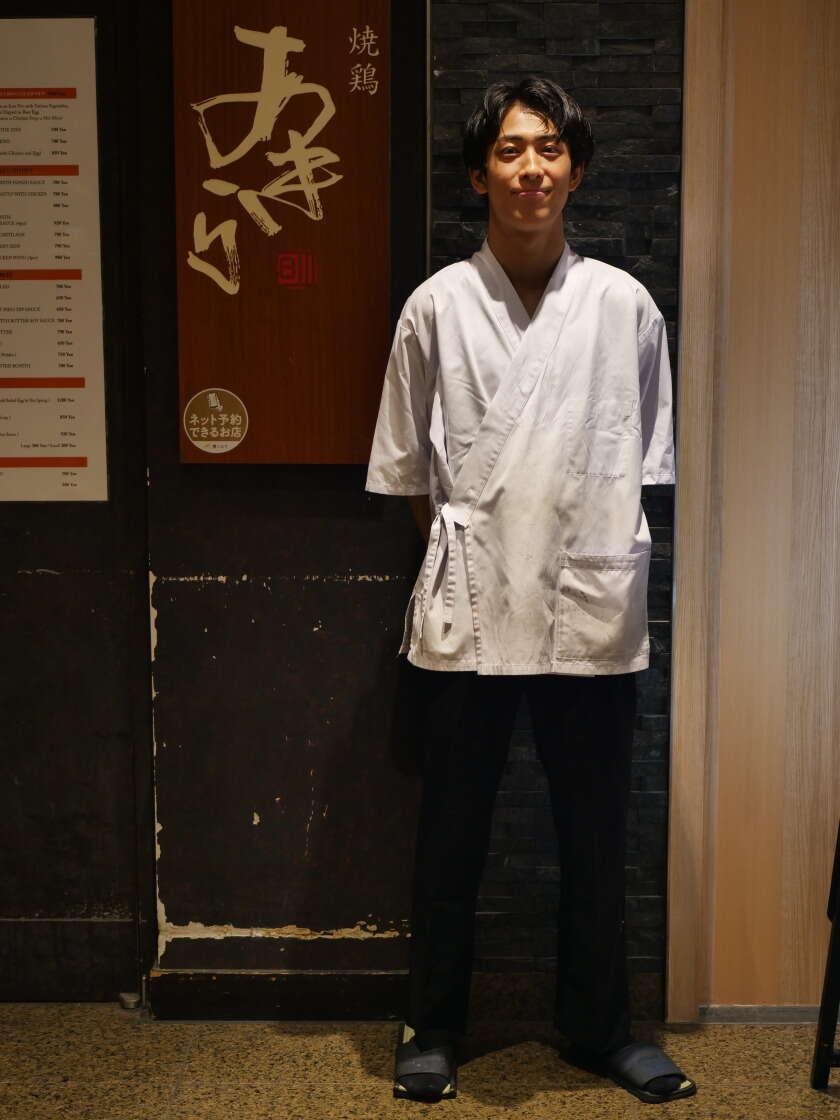 焼鶏 あきら 丸の内店の制服5