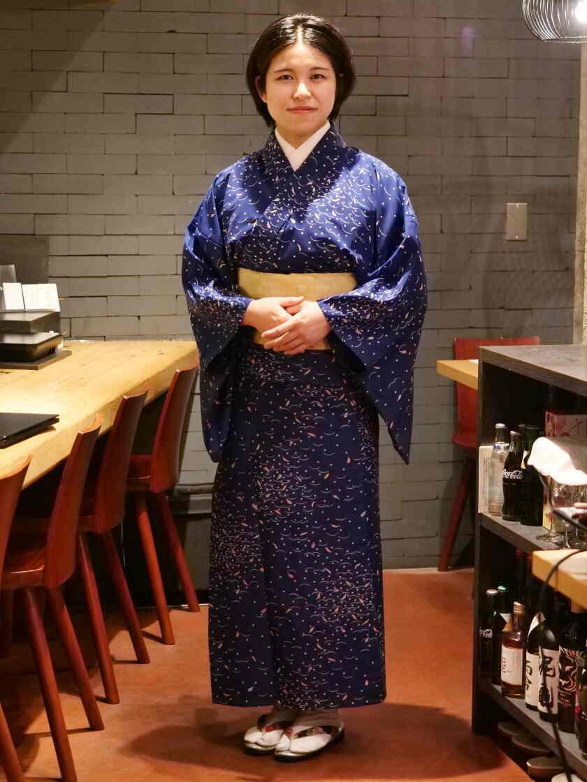 食べ放題 すき焼き十二天の制服1