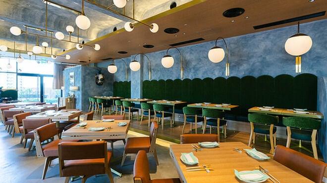 うめきたサクレフルールの制服1