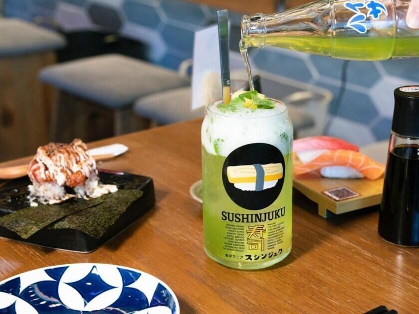 浅草横町　浅草すしの制服2