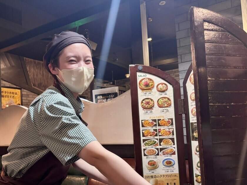 びっくりドンキー 高井田店の制服5
