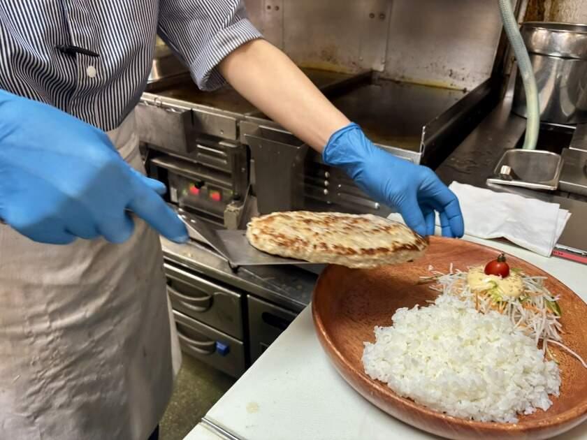 びっくりドンキー 高井田店の制服5